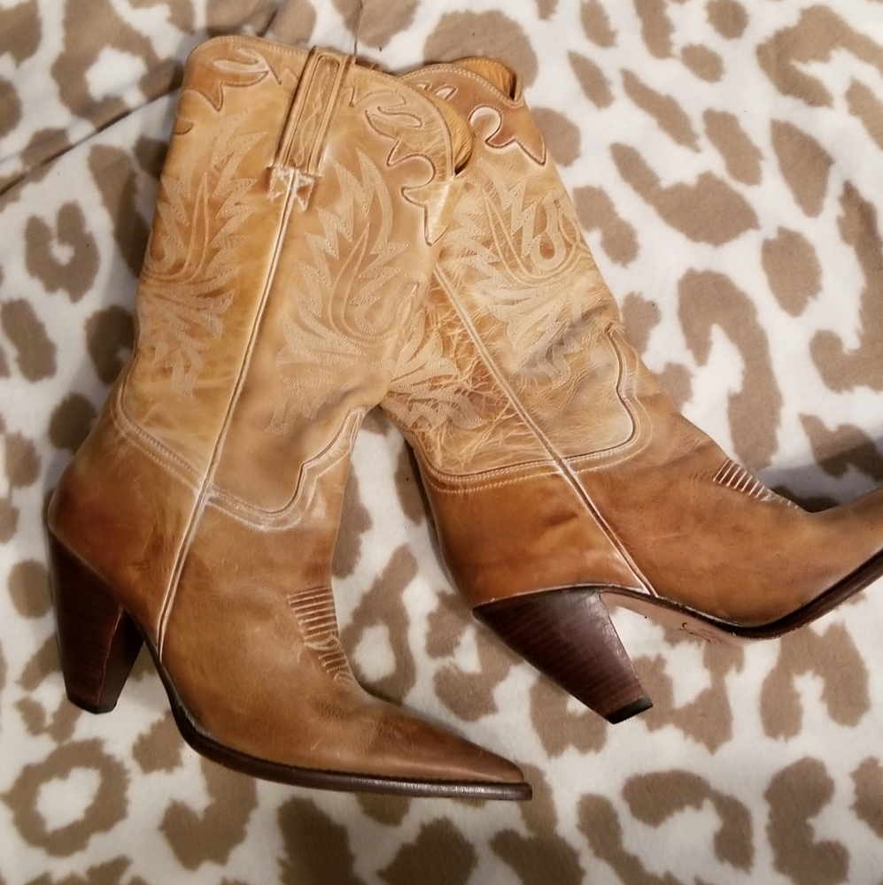 Charlie 1 Horse Lucchese Tan Cowboy Boots …
